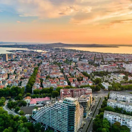 Tm Deluxe Located In Sunny