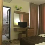 Tm Deluxe Located In Sunny