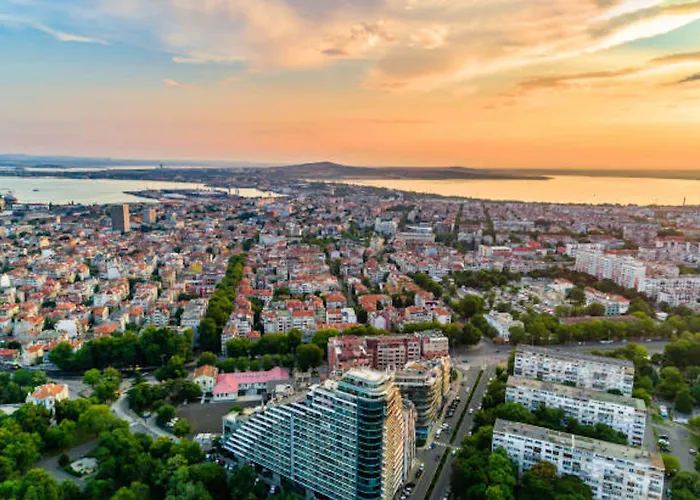 Tm Deluxe Located In Sunny 3* Slantchev Briag